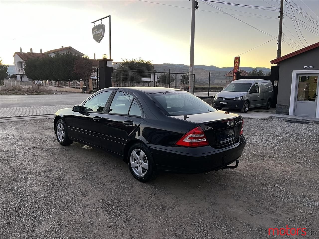 2008' Mercedes-Benz C 200 photo #3