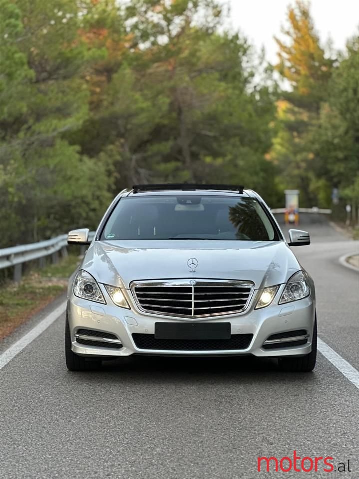 2012' Mercedes-Benz E 350 photo #2