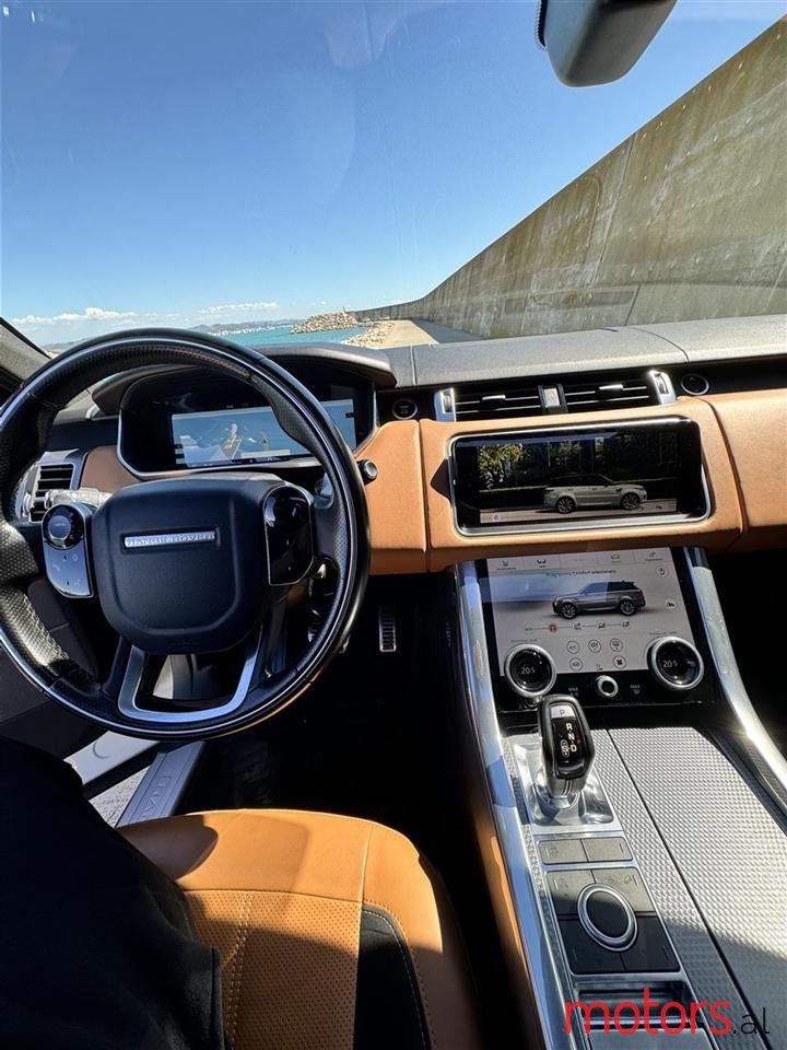 2019' Land Rover Range Rover Sport photo #3