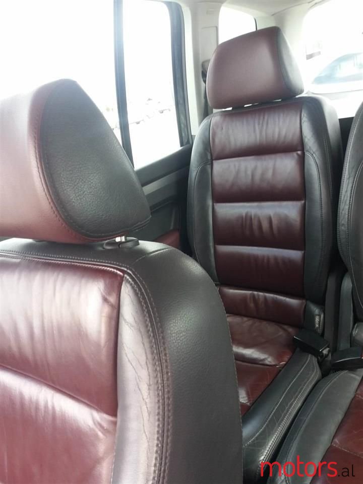 2007' Volkswagen Touran photo #4