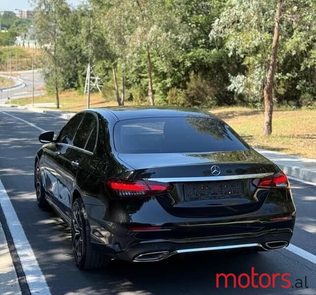 2018' Mercedes-Benz 220 photo #1