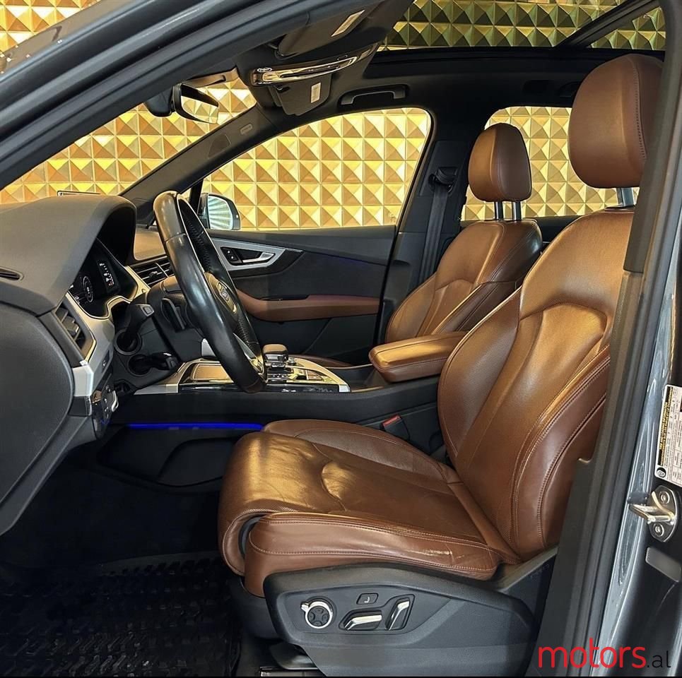 2017' Audi Q7 photo #3
