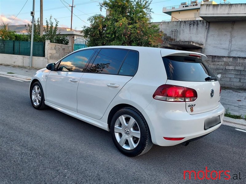 2011' Volkswagen Golf photo #6