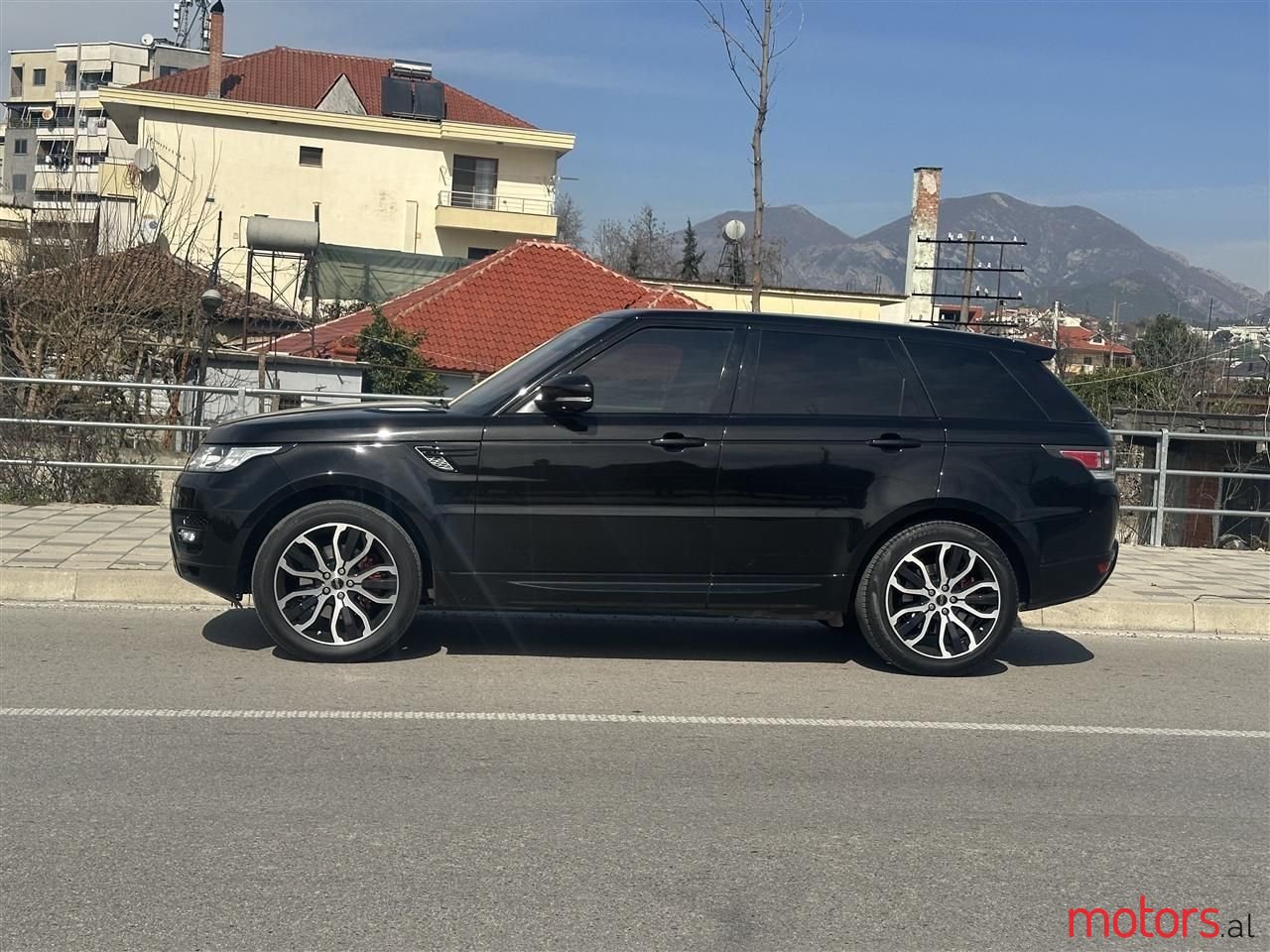 2014' Land Rover Range Rover Sport photo #1