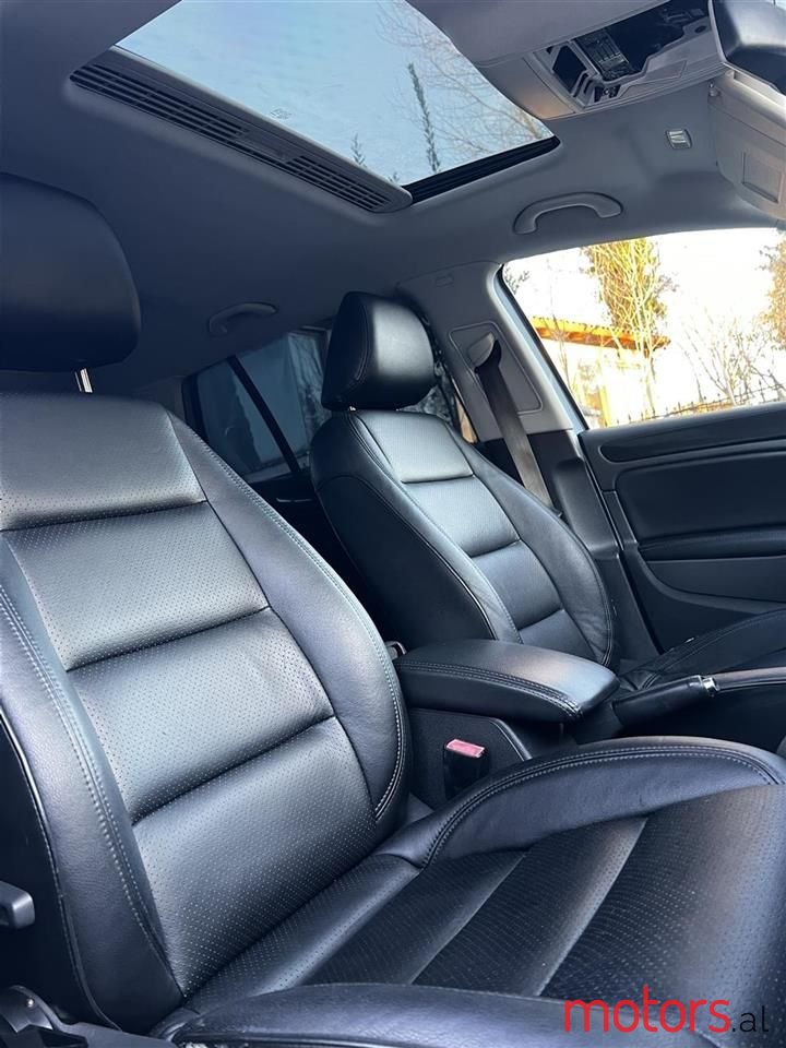 2010' Volkswagen Golf photo #5