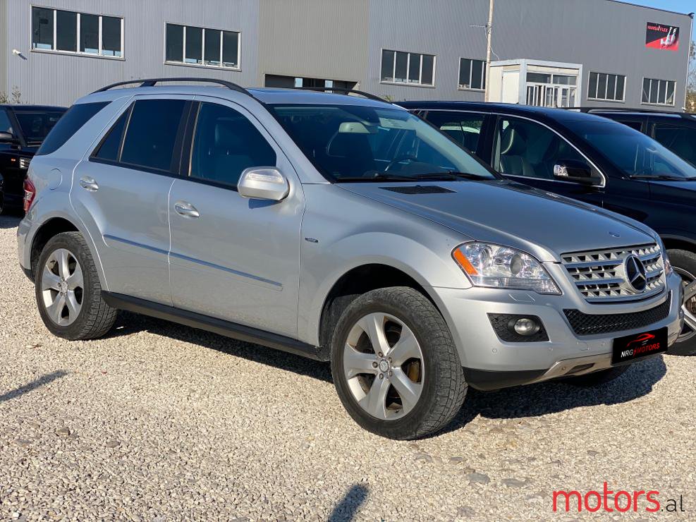2009' Mercedes-Benz ML 320 photo #2