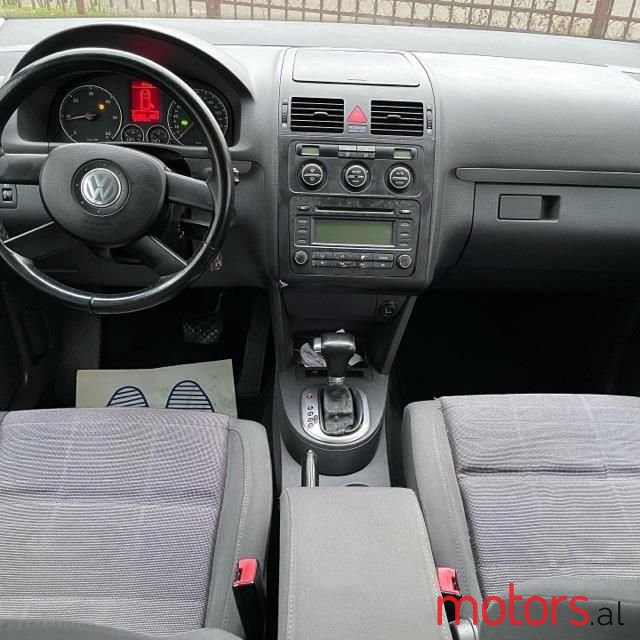 2006' Volkswagen Touran photo #4