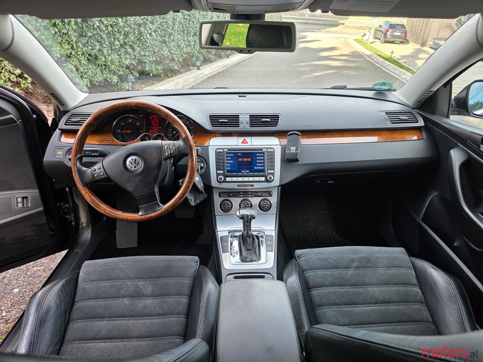 2006' Volkswagen Passat photo #6