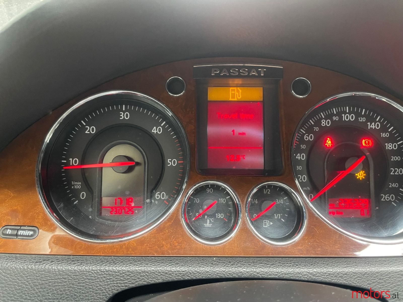 2006' Volkswagen Passat photo #2