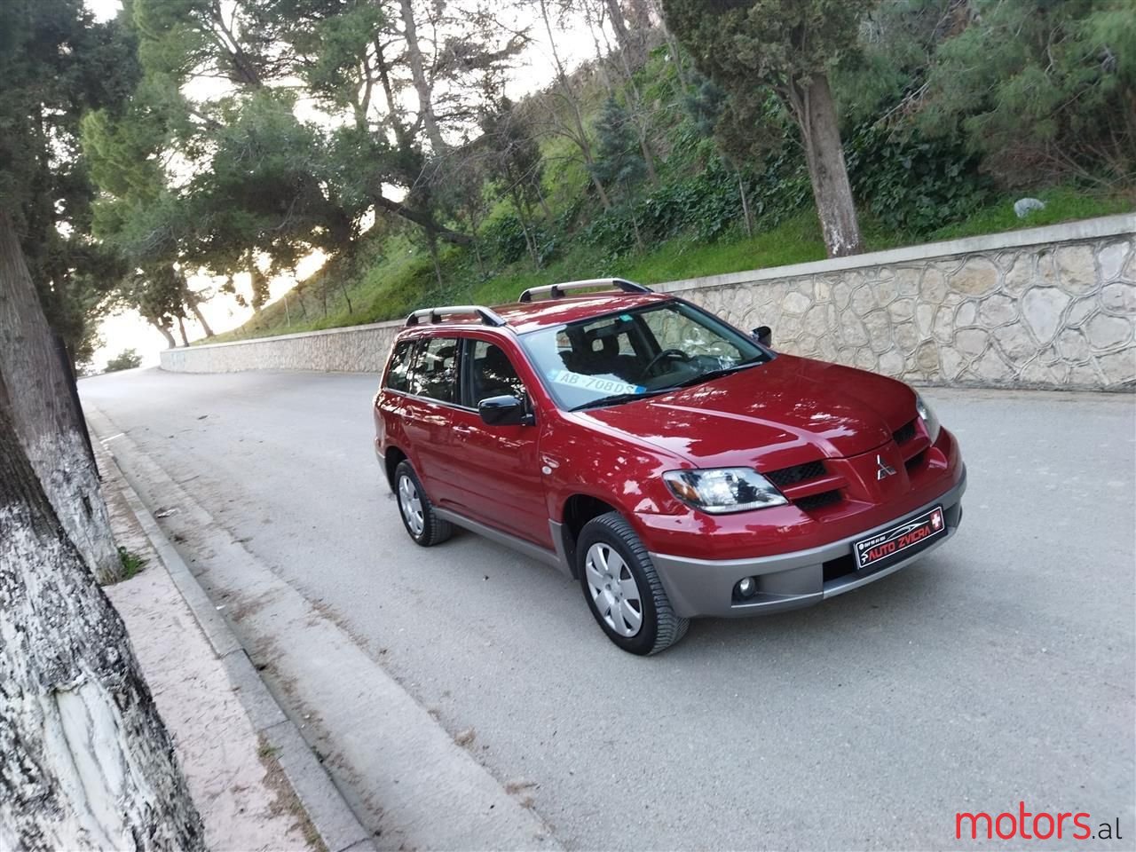 2006' Mitsubishi Outlander photo #2