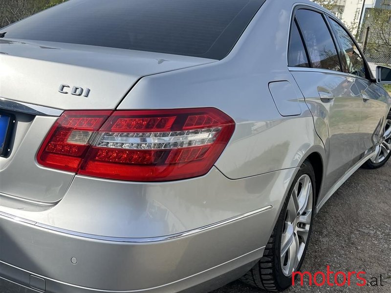 2012' Mercedes-Benz E 220 photo #6