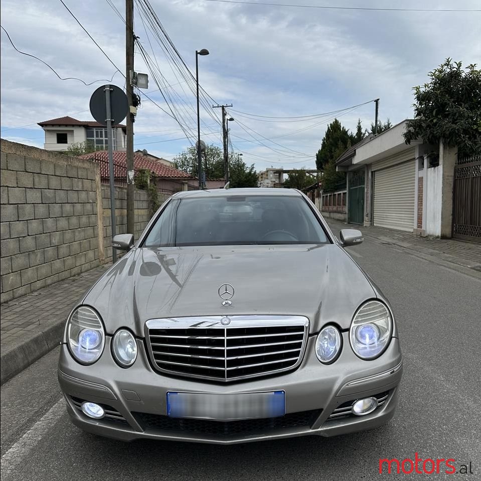 2008' Mercedes-Benz E 220 photo #3