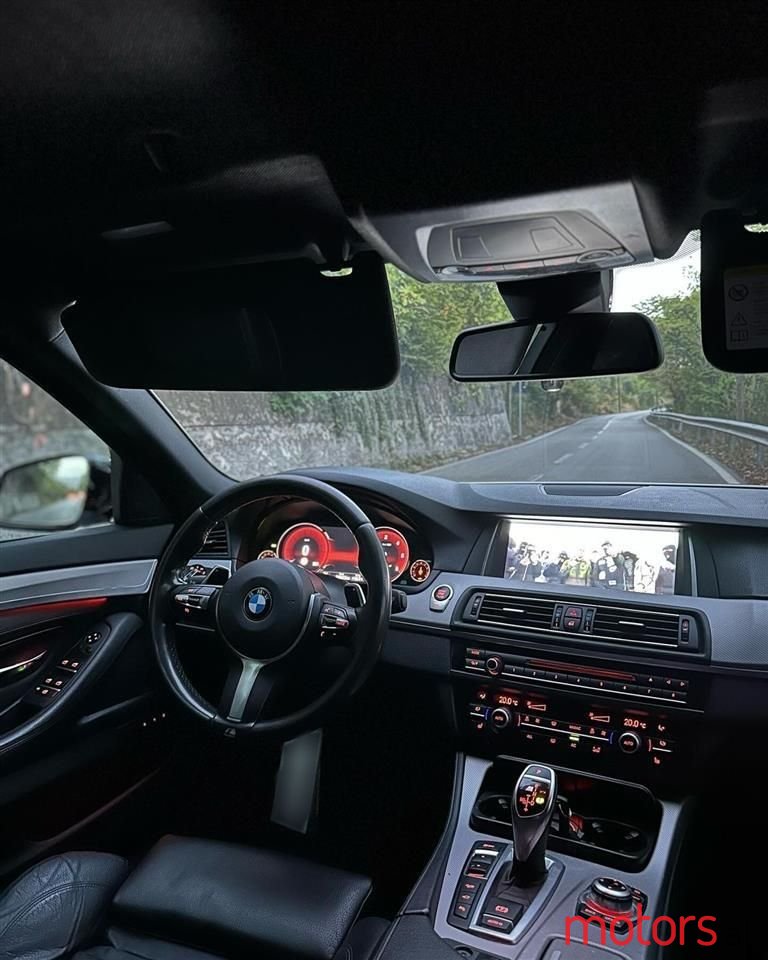 2013' BMW 550 photo #4