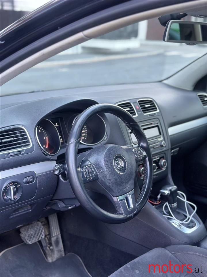 2010' Volkswagen Golf photo #3