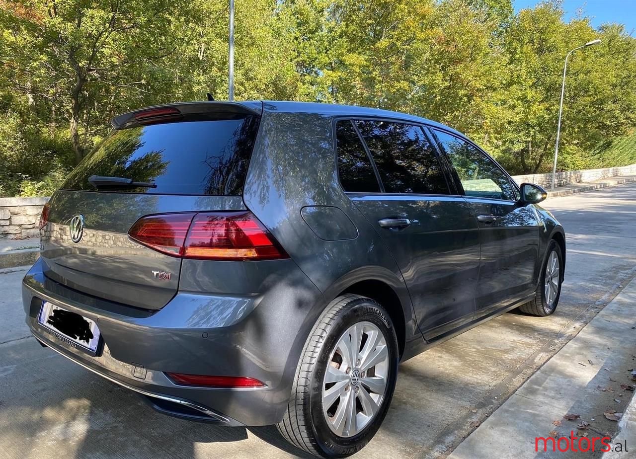 2017' Volkswagen Golf photo #2