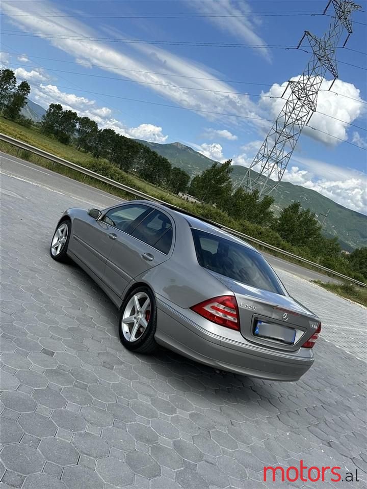 2006' Mercedes-Benz 220 photo #4