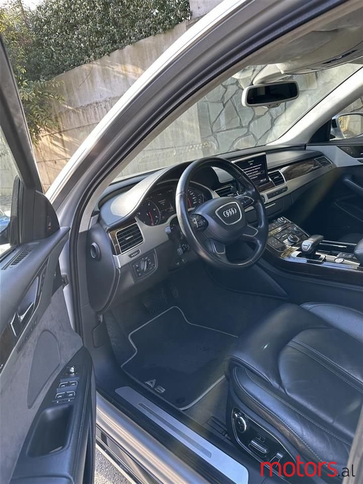 2011' Audi A8 photo #3