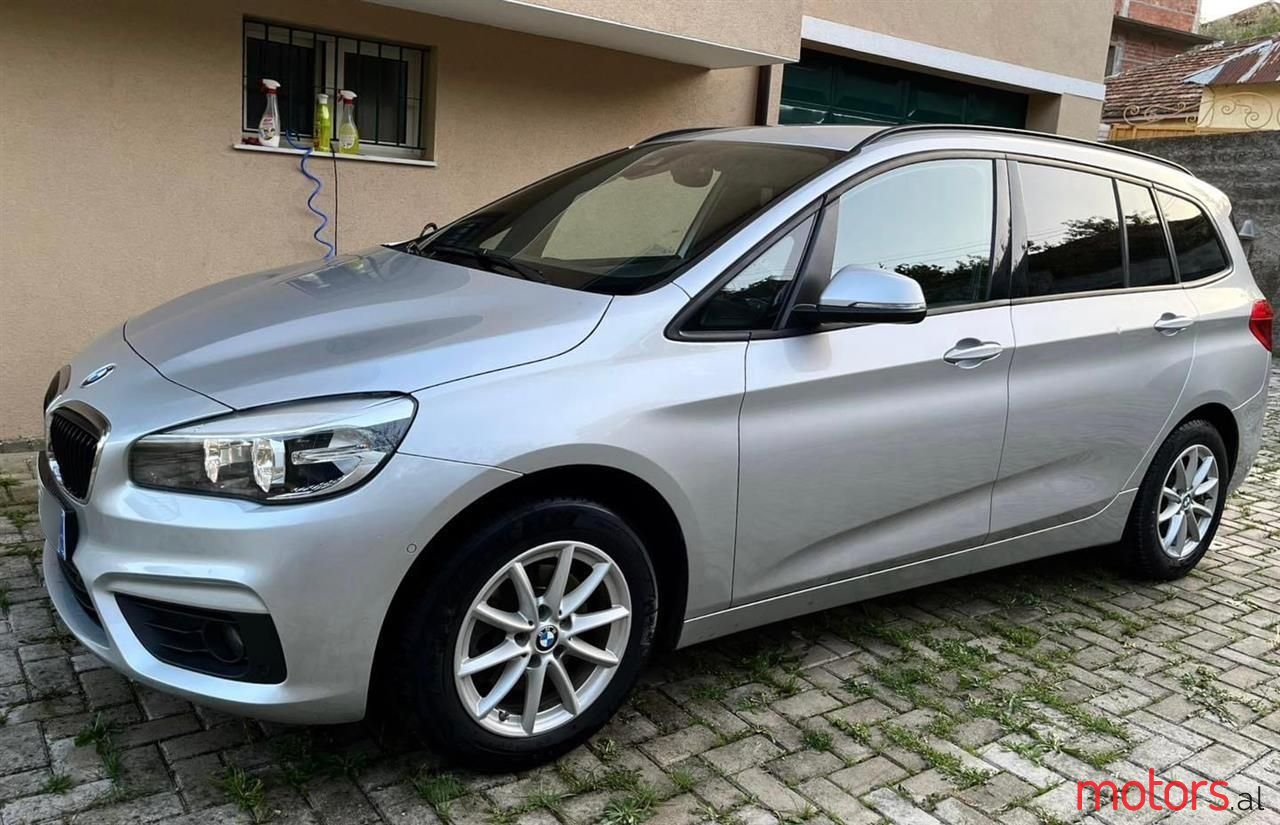 2017' BMW 216 photo #2