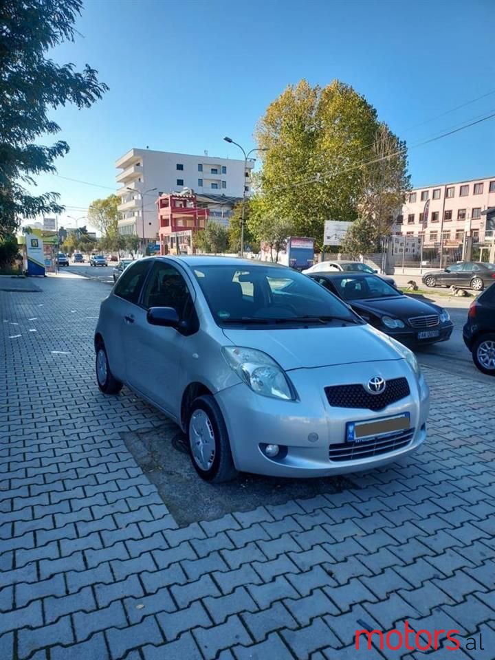 2007' Toyota Yaris photo #2