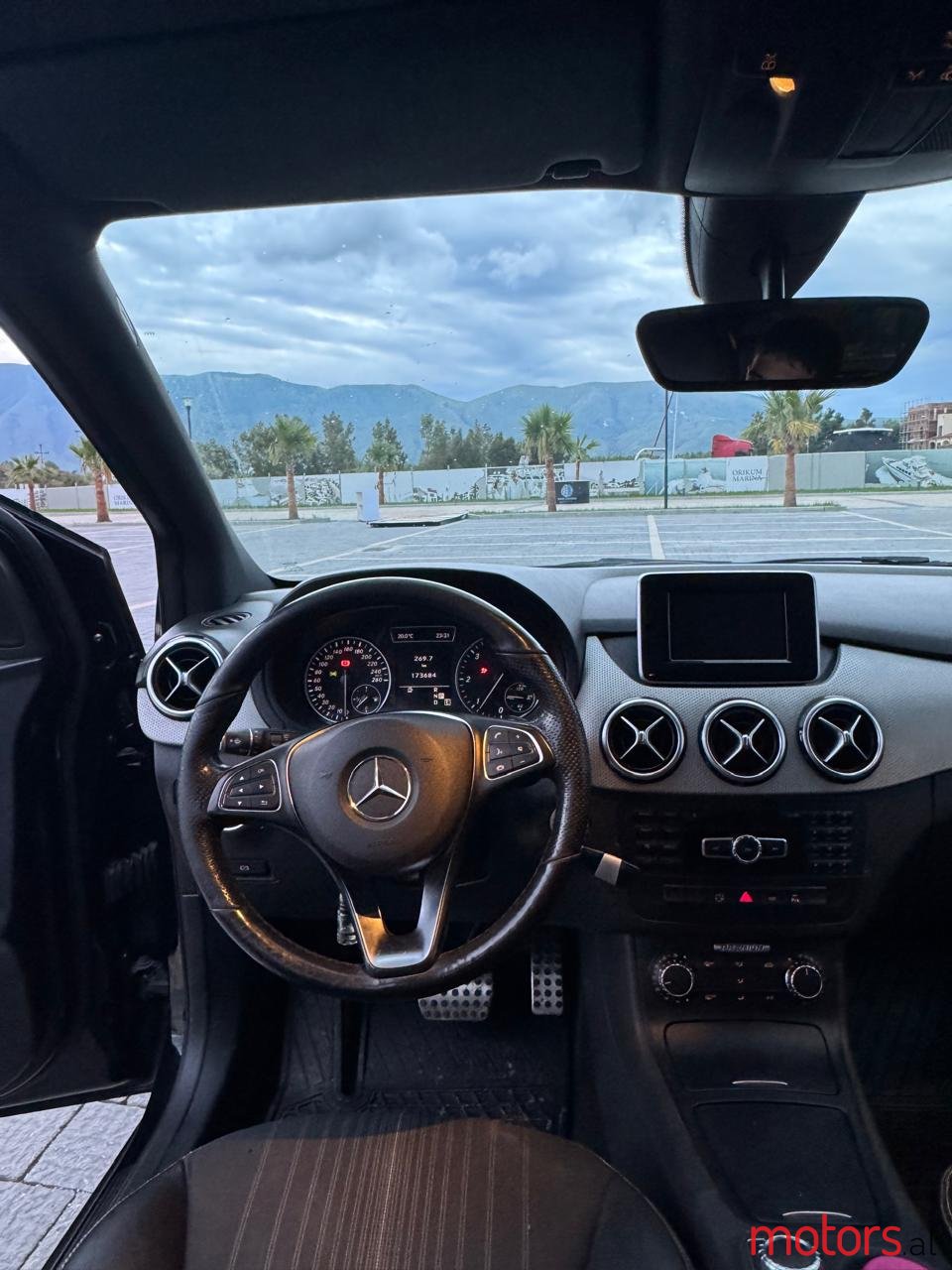 2014' Mercedes-Benz 180 photo #2