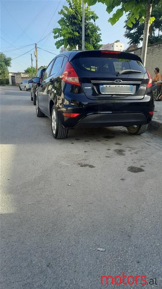 2011' Ford Fiesta photo #2