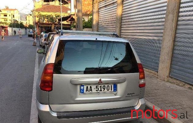 2002' Mitsubishi Space Star photo #1