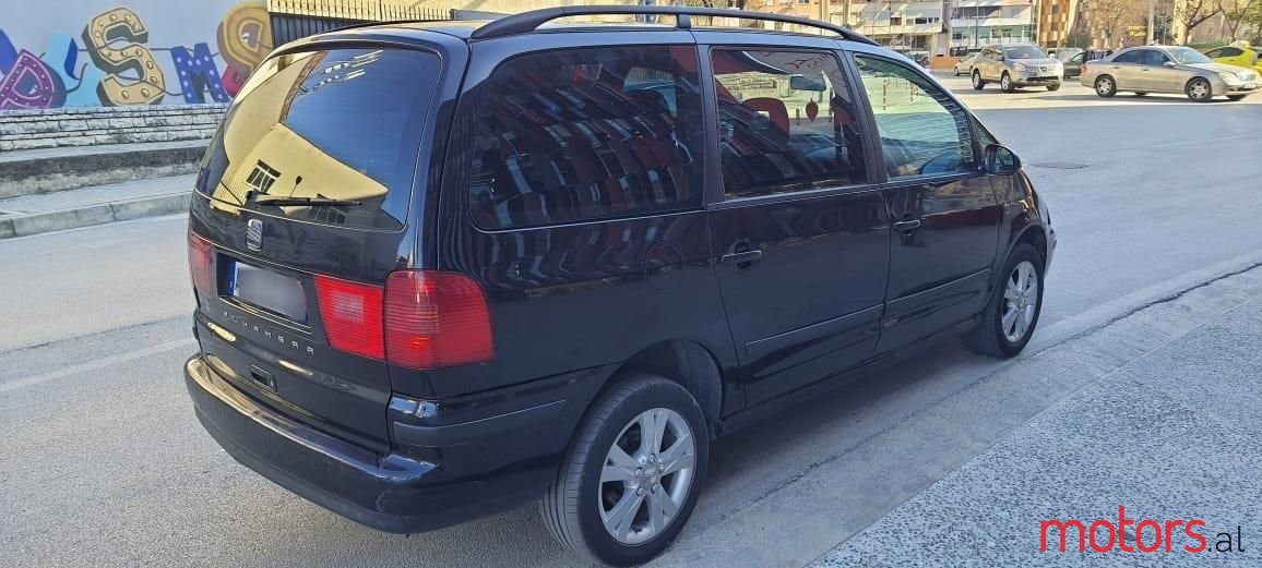 2010' SEAT Alhambra photo #3