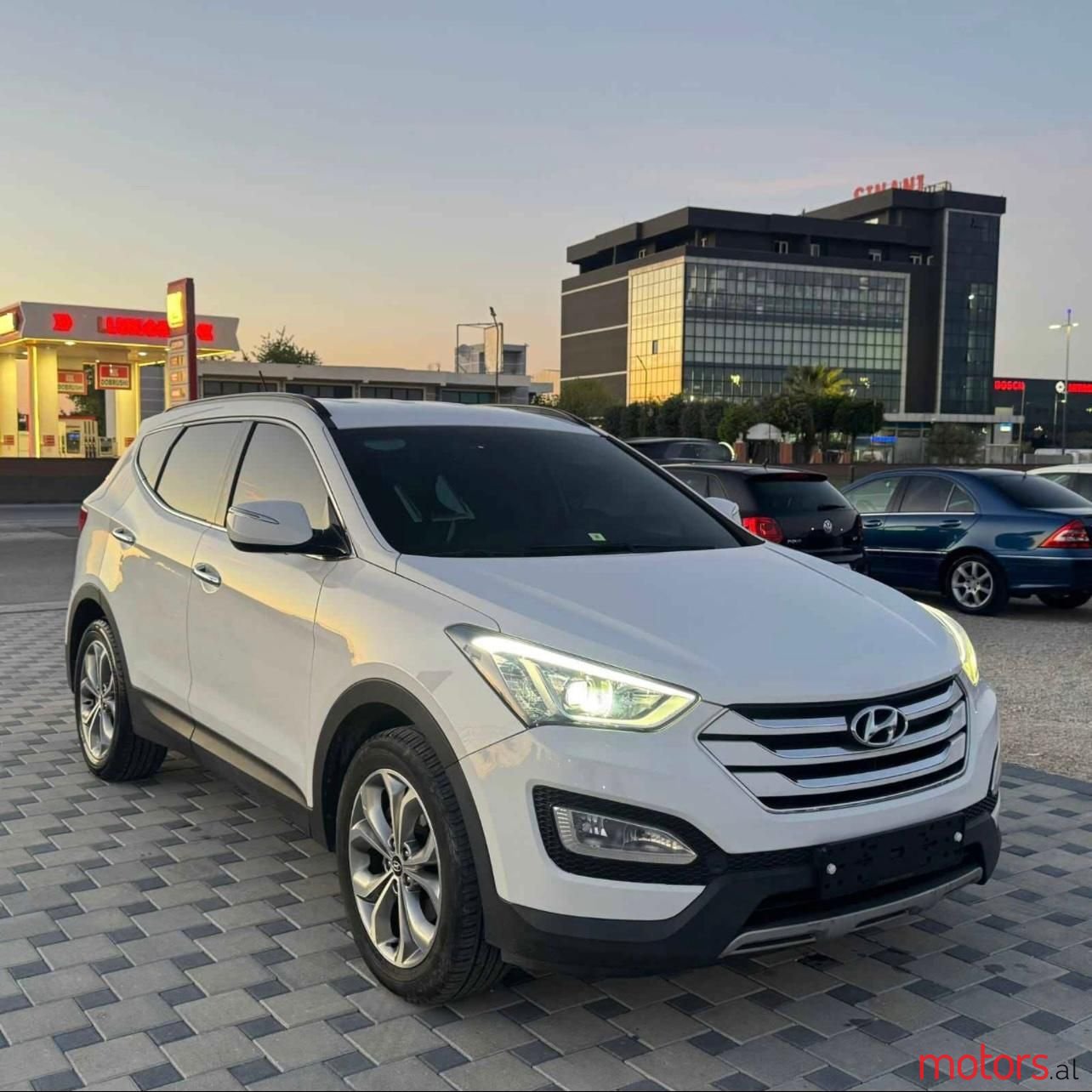 2013' Hyundai Santa Fe photo #2