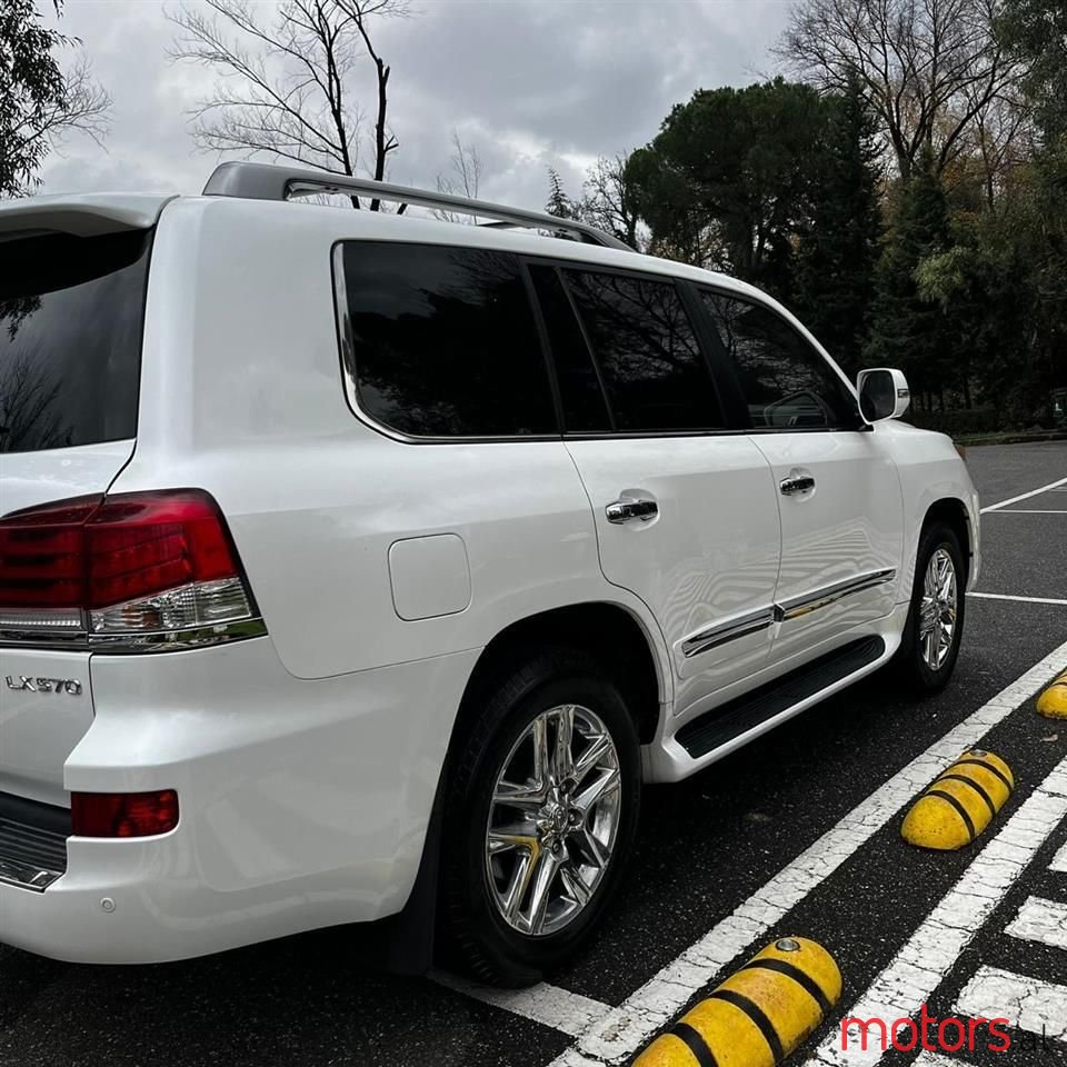 2013' Lexus LX 570 photo #4