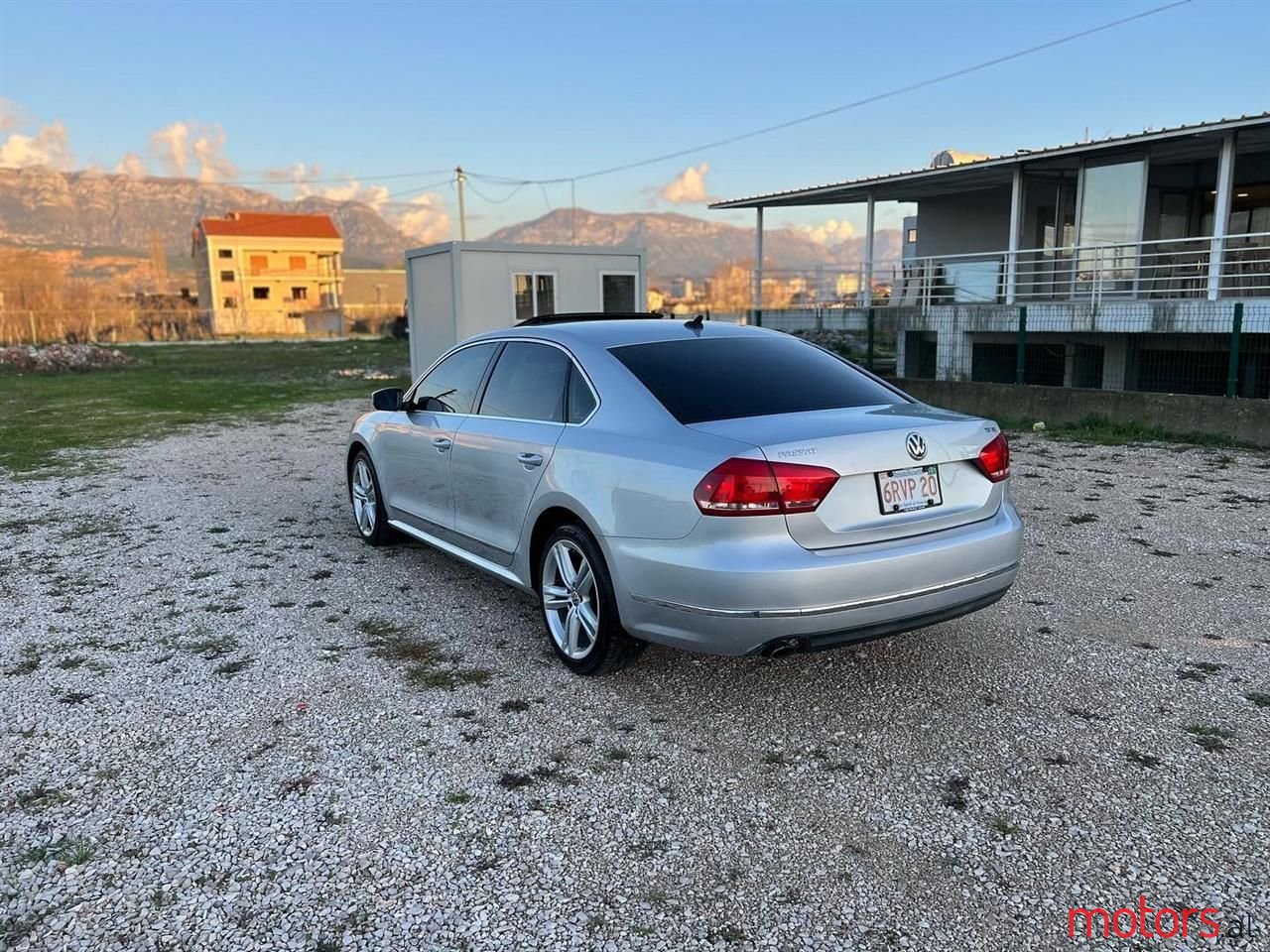 2013' Volkswagen Passat photo #2