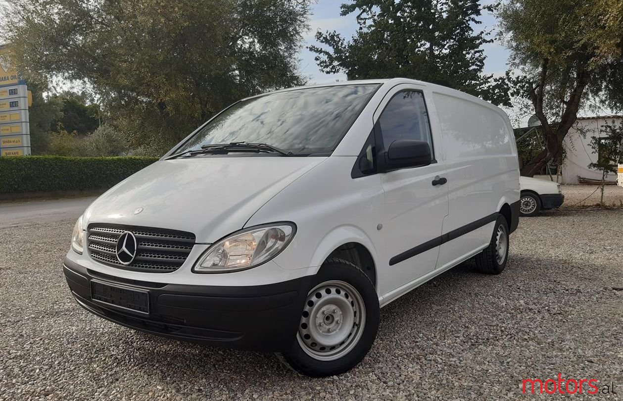2010' Mercedes-Benz Furgon photo #1