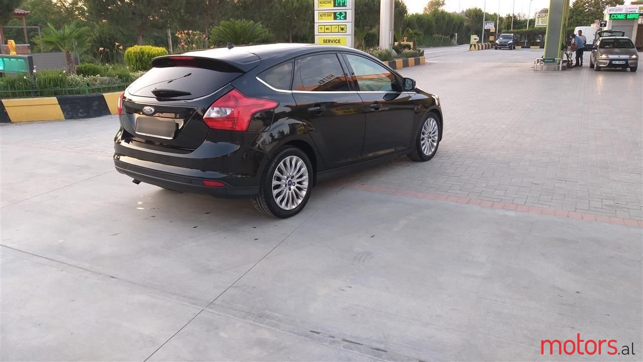 2011' Ford Focus photo #5