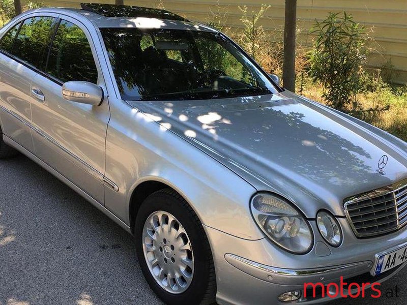 2003' Mercedes-Benz E 270 photo #2