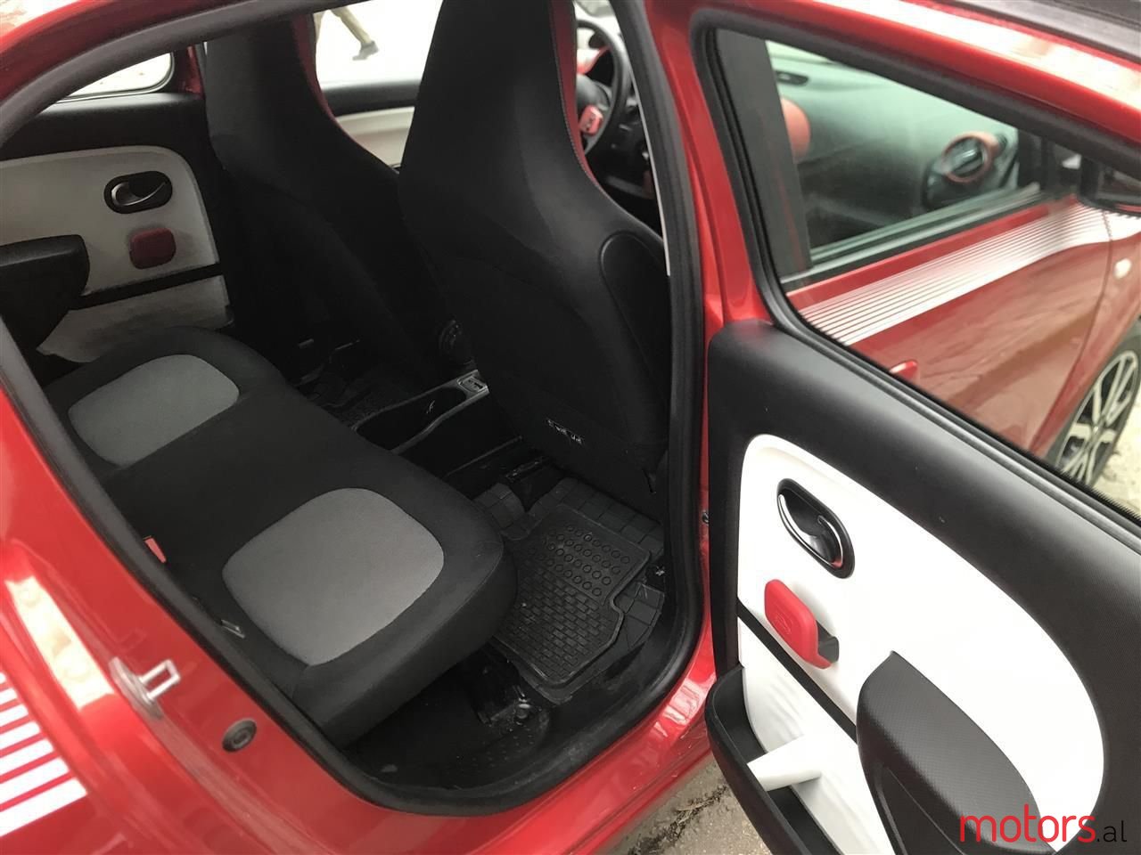 2015' Renault Twingo photo #3