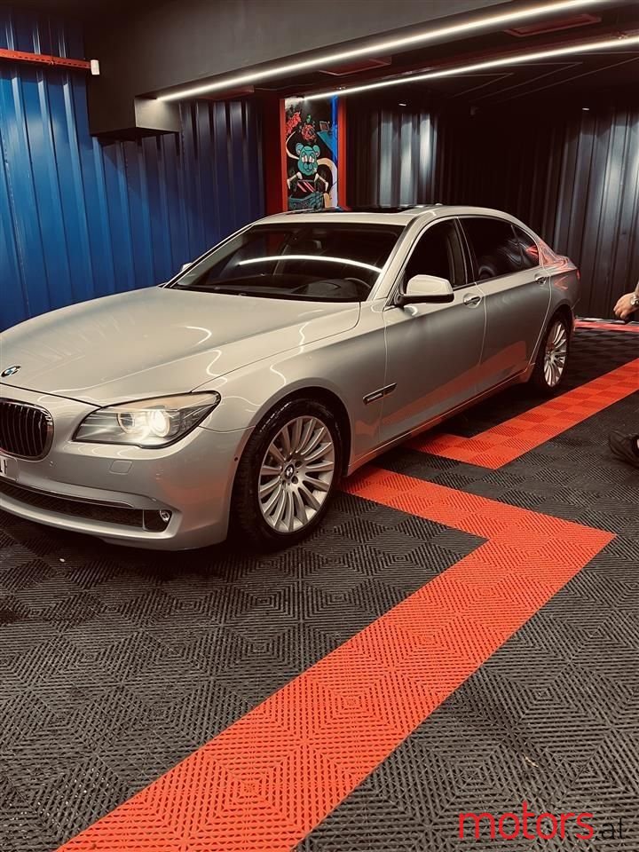 2010' BMW 750 photo #1