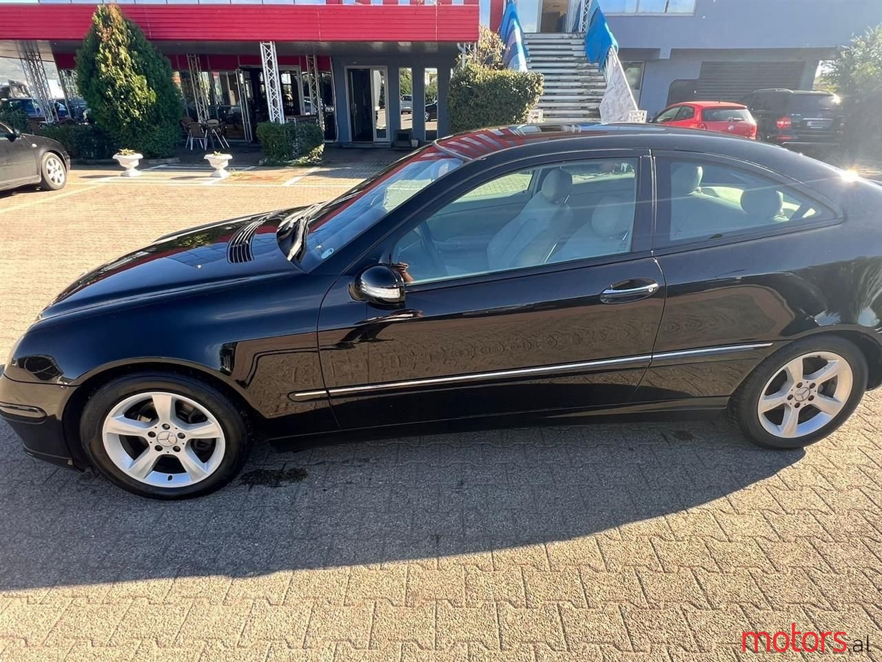 2006' Mercedes-Benz 220 photo #2