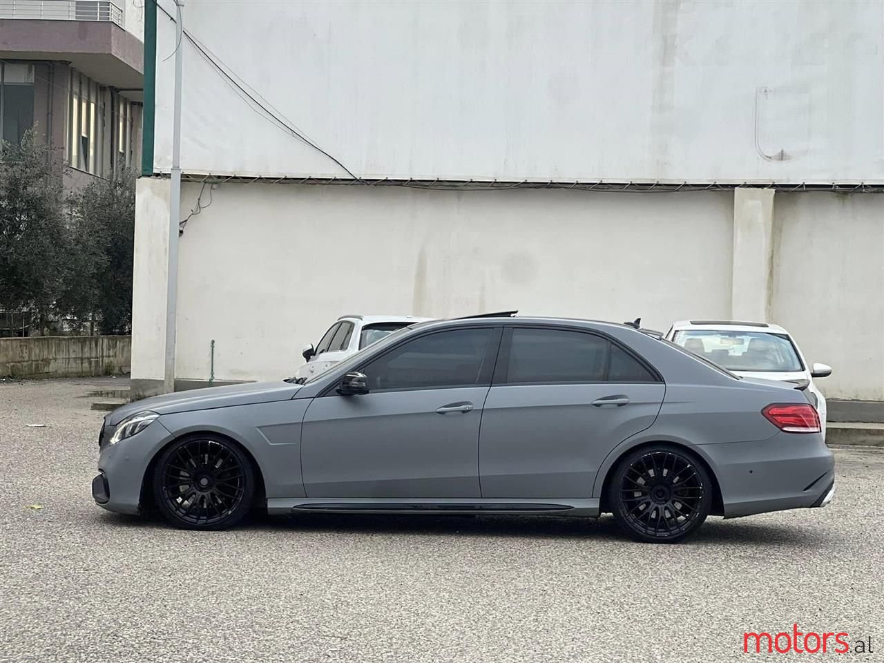 2010' Mercedes-Benz E 500 photo #2