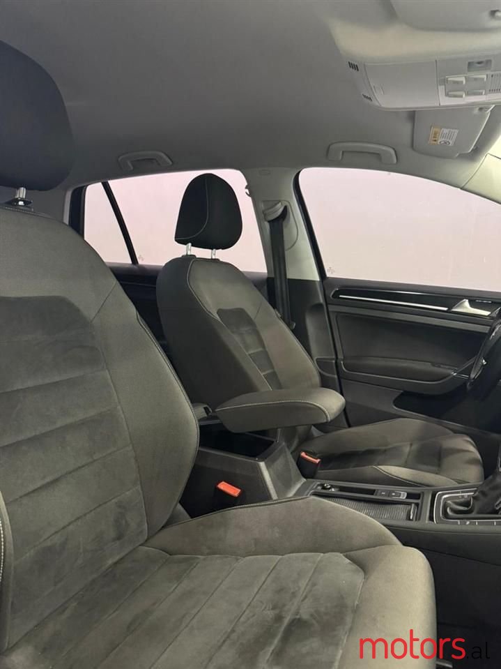 2014' Volkswagen Golf photo #6