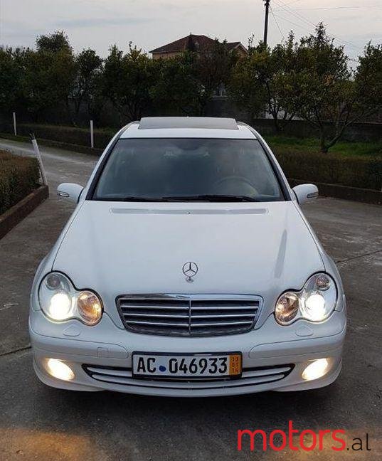 2004' Mercedes-Benz C 220 photo #1