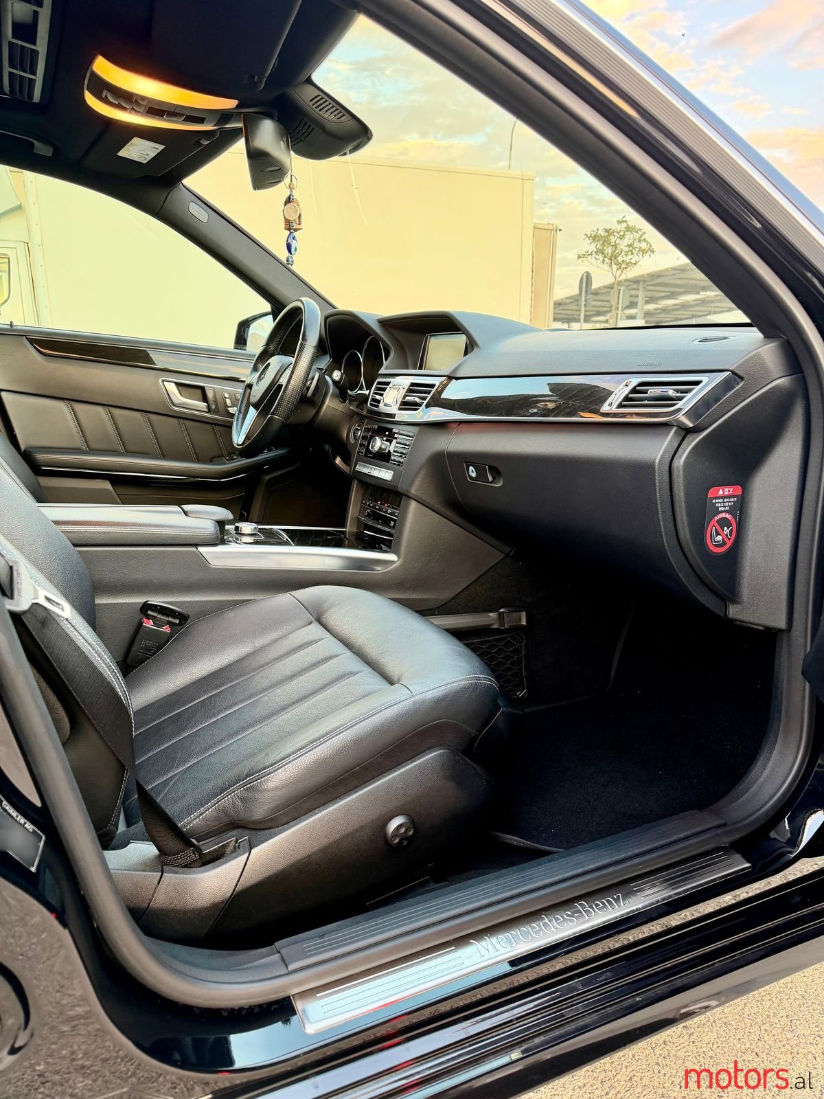 2014' Mercedes-Benz E 220 photo #3