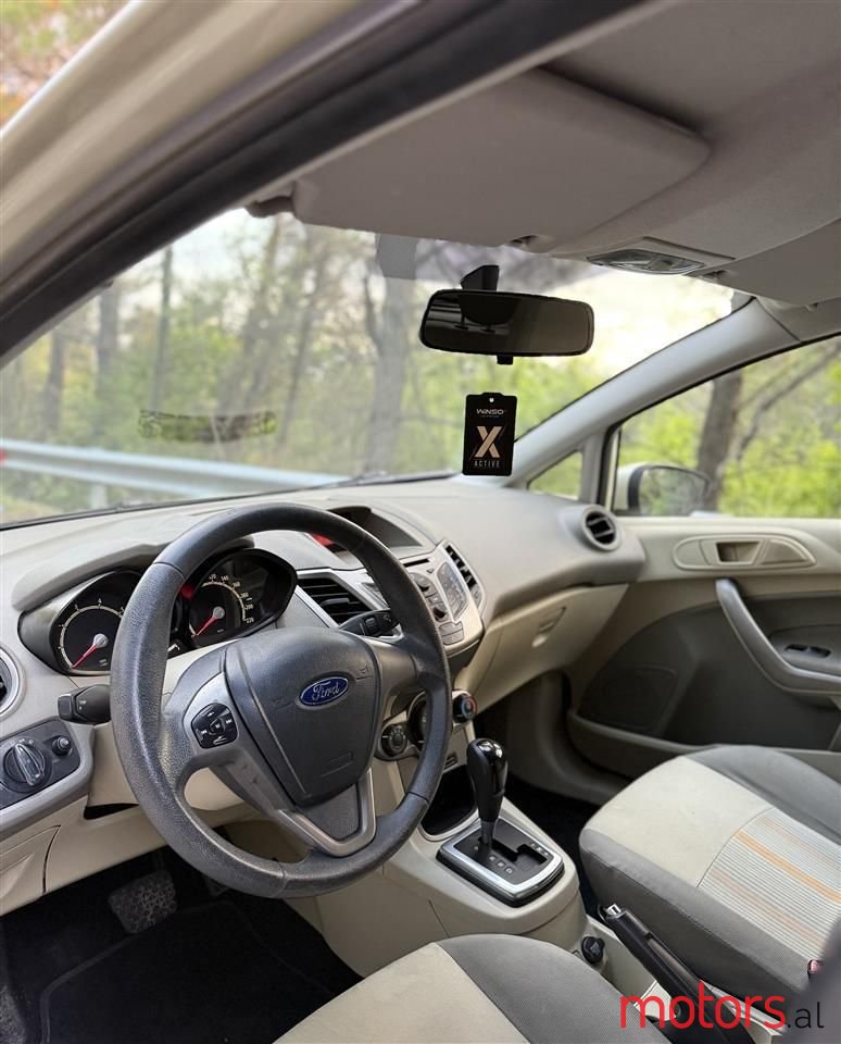 2009' Ford Fiesta photo #5