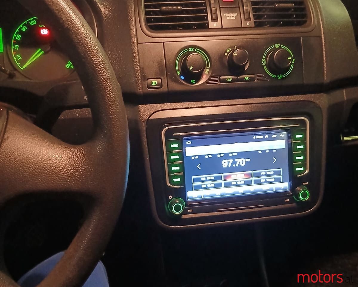 2009' Skoda Fabia photo #4