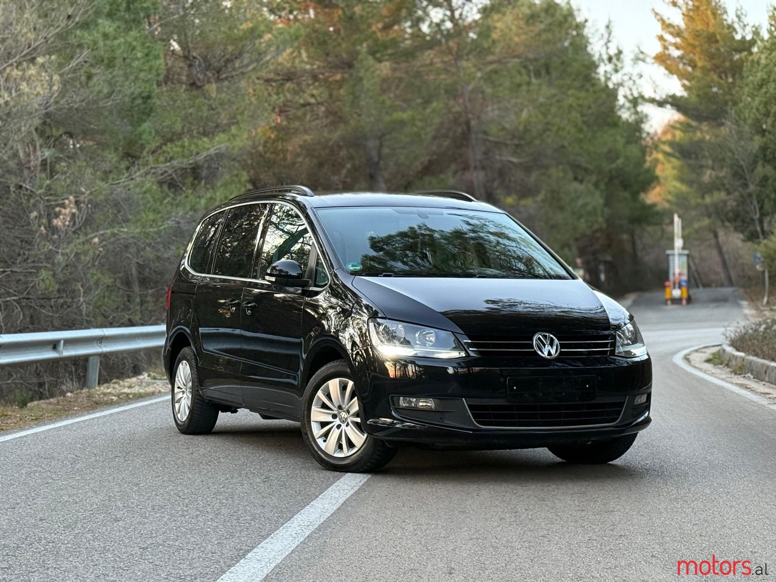 2012' Volkswagen Sharan photo #1