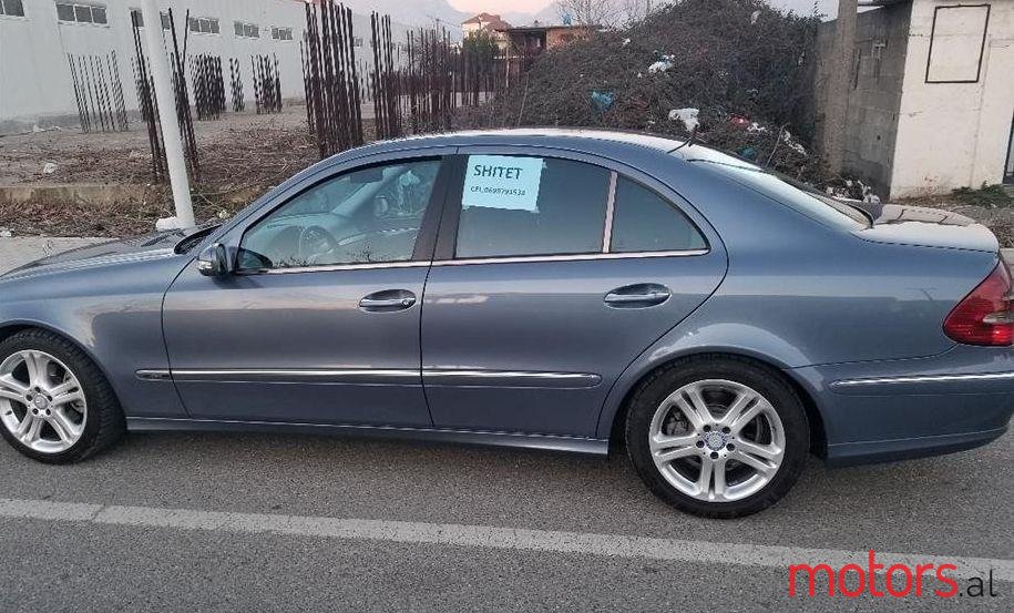 2003' Mercedes-Benz E 200 photo #3