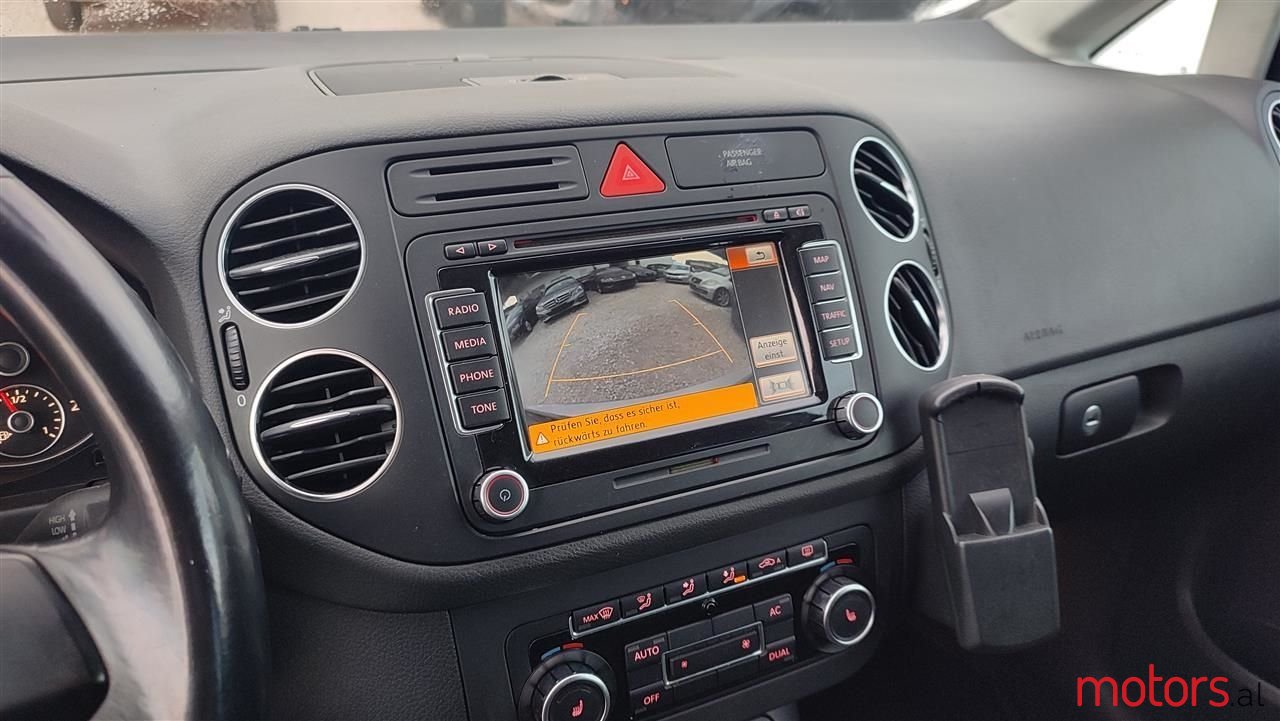 2009' Volkswagen Golf Plus photo #3