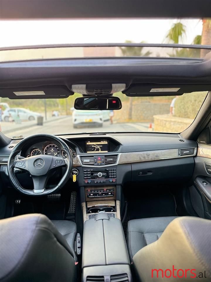 2010' Mercedes-Benz E 55 AMG photo #4