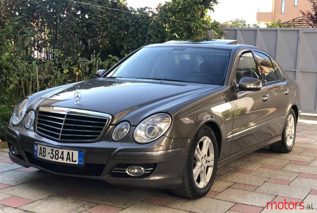 2008' Mercedes-Benz E 220 photo #1