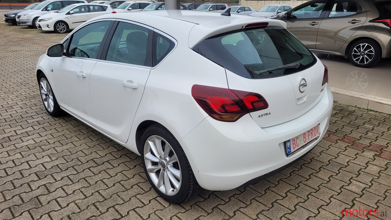 2010' Opel Astra photo #6