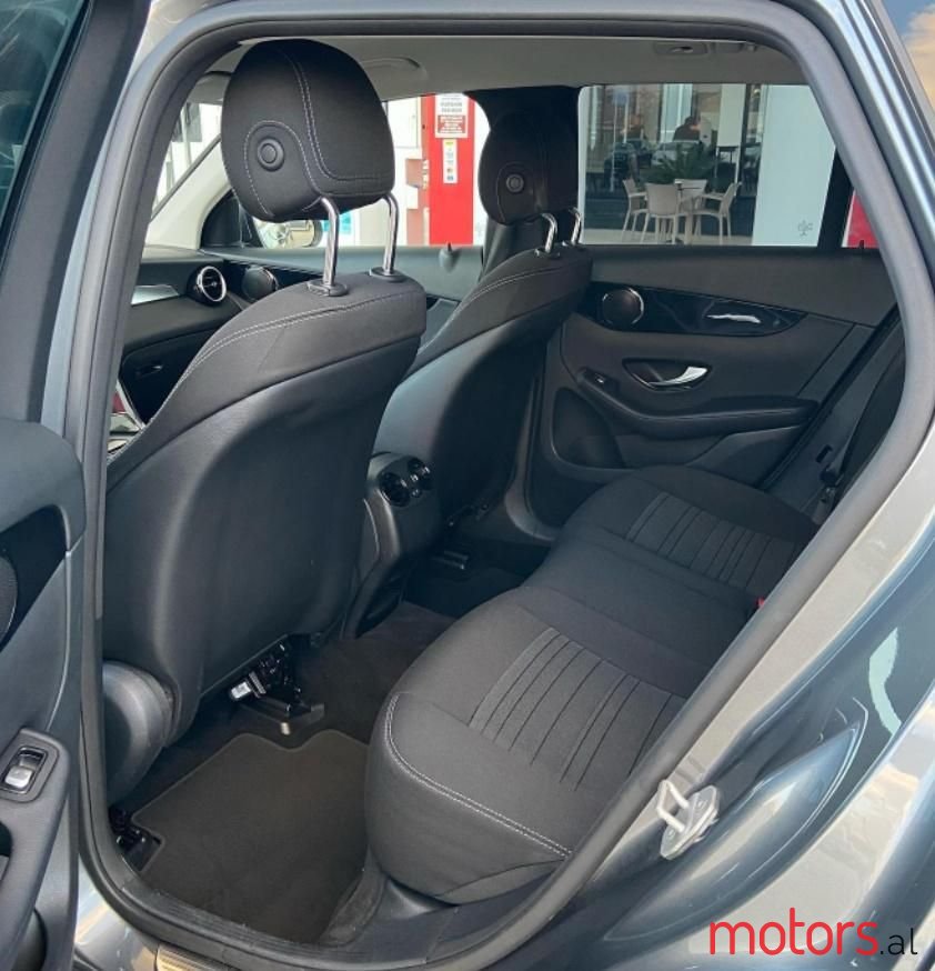 2015' Mercedes-Benz GLC 220 photo #4