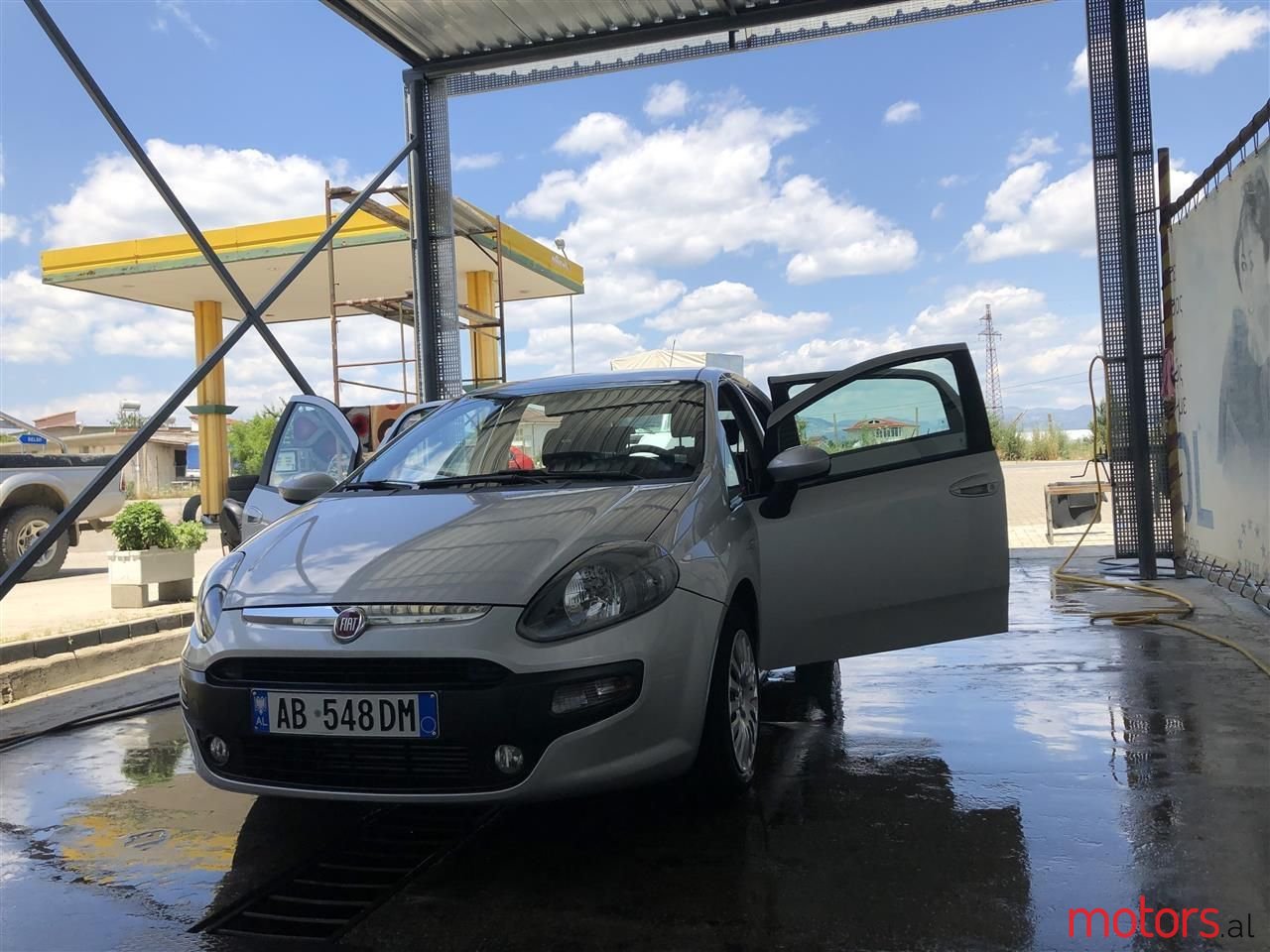 2012' Fiat Punto Evo photo #1